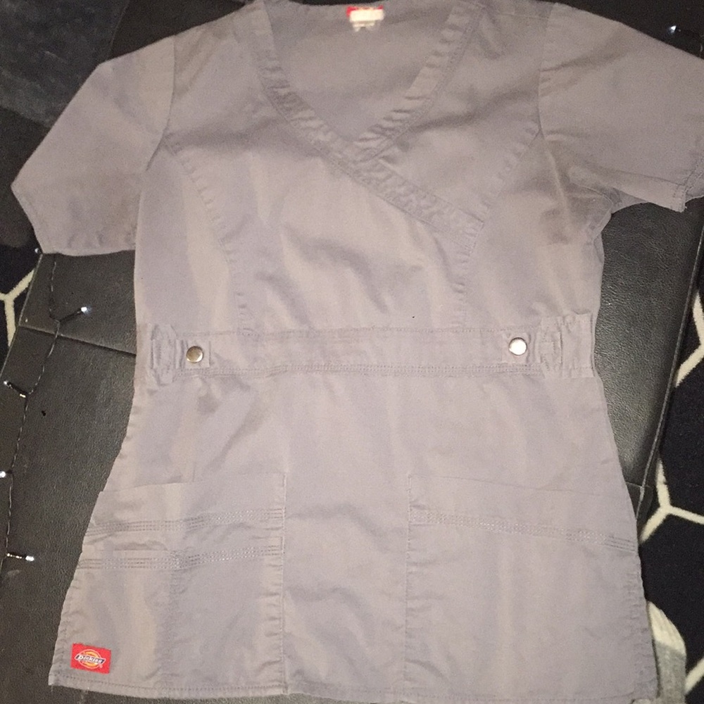 Dress code - Picture 2 of 2